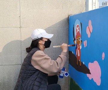 노인보호쉼터 벽화 그리기 봉사2